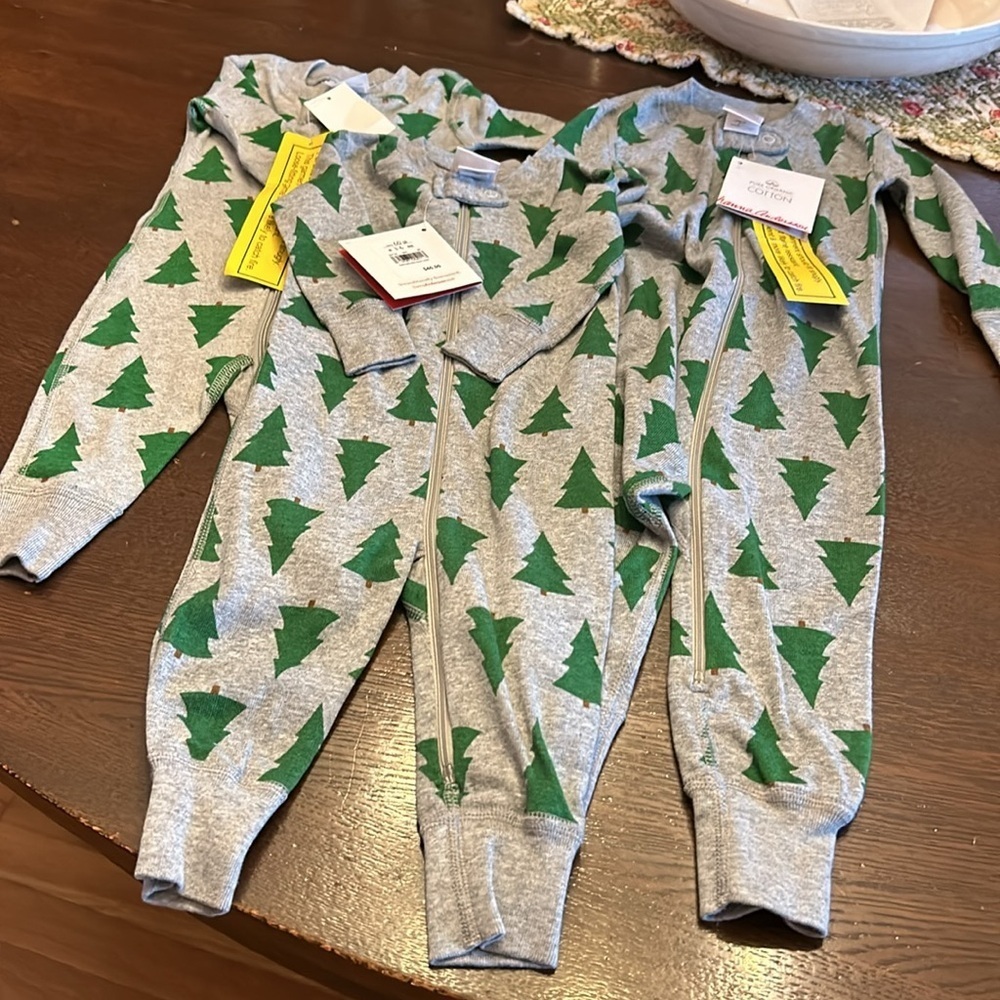 Hanna Andersson Christmas Tree Holiday Sleeper Infant - Picture 6 of 10